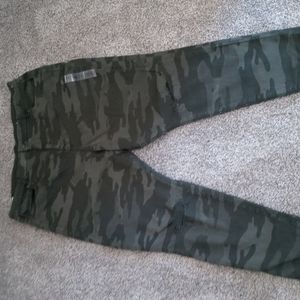 Curvy Regular Stretch